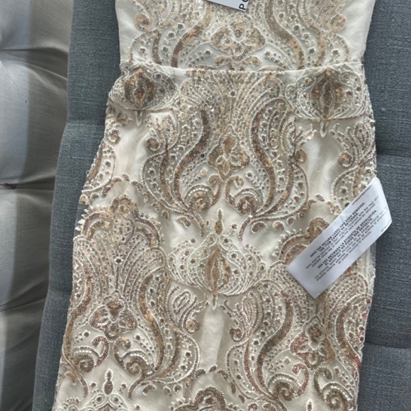 Dress the Population - Picture 2 of 4